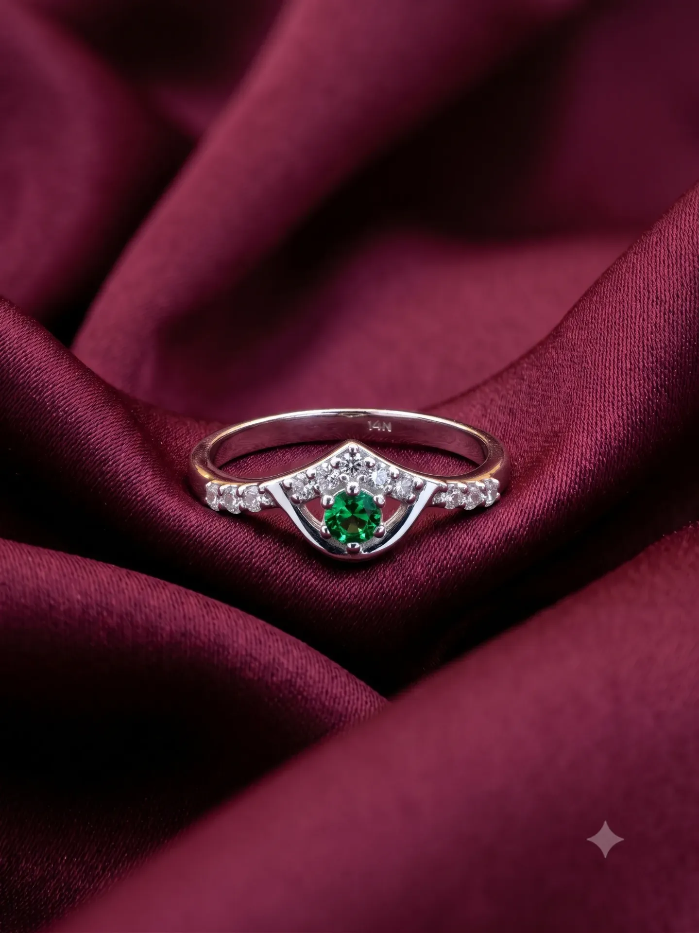 925 Sterling Silver Tiara Chevron Ring with Emerald Green CZ and Clear Pavé Accents R 1.84