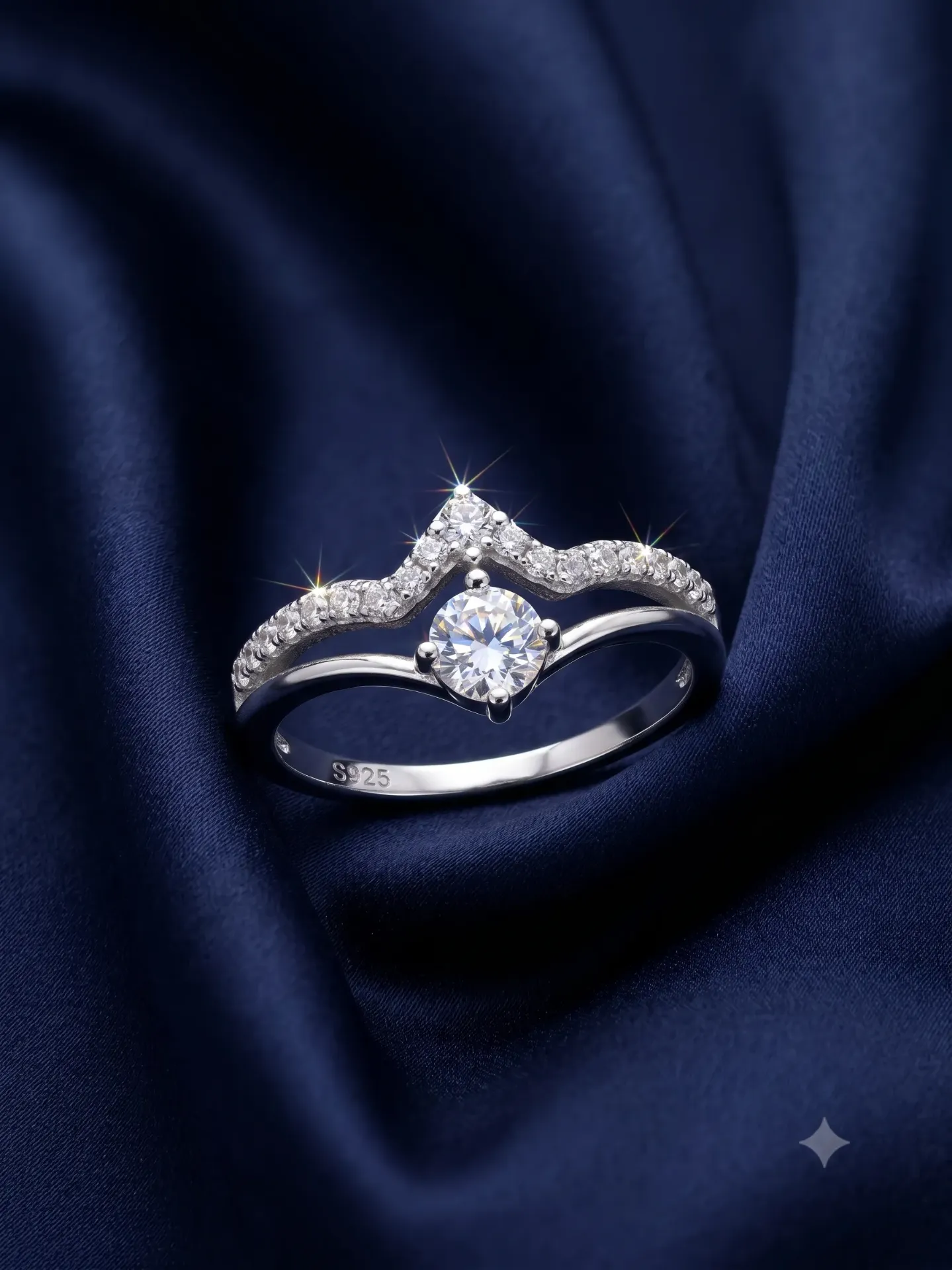 925 Sterling Silver Double Layer Crown Solitaire Ring with American Diamonds R 1.54