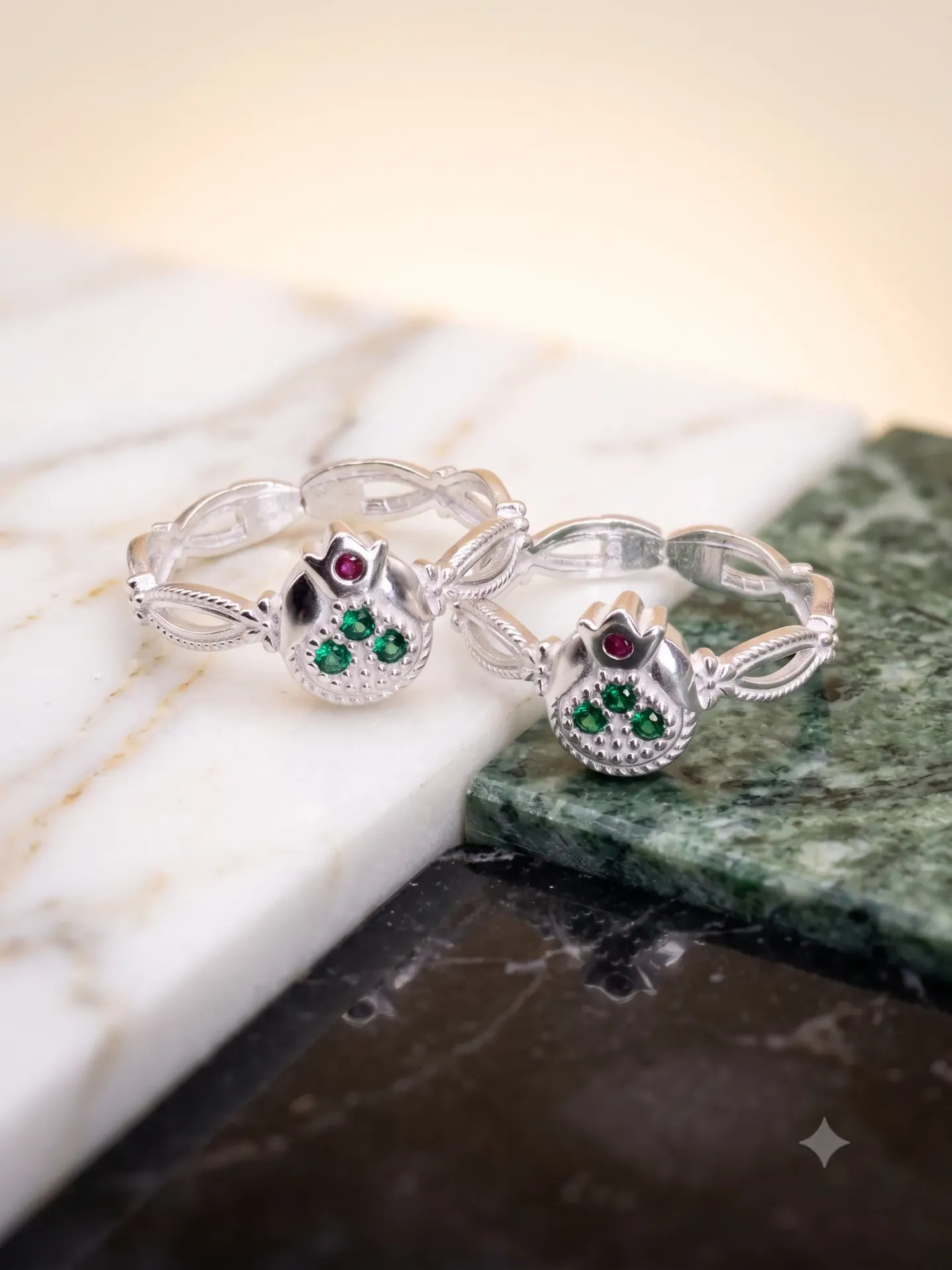 Sterling Silver Crown Motif Red & Green Stone Toe Ring (Bichiya) Pair17133/19b toe 3.47