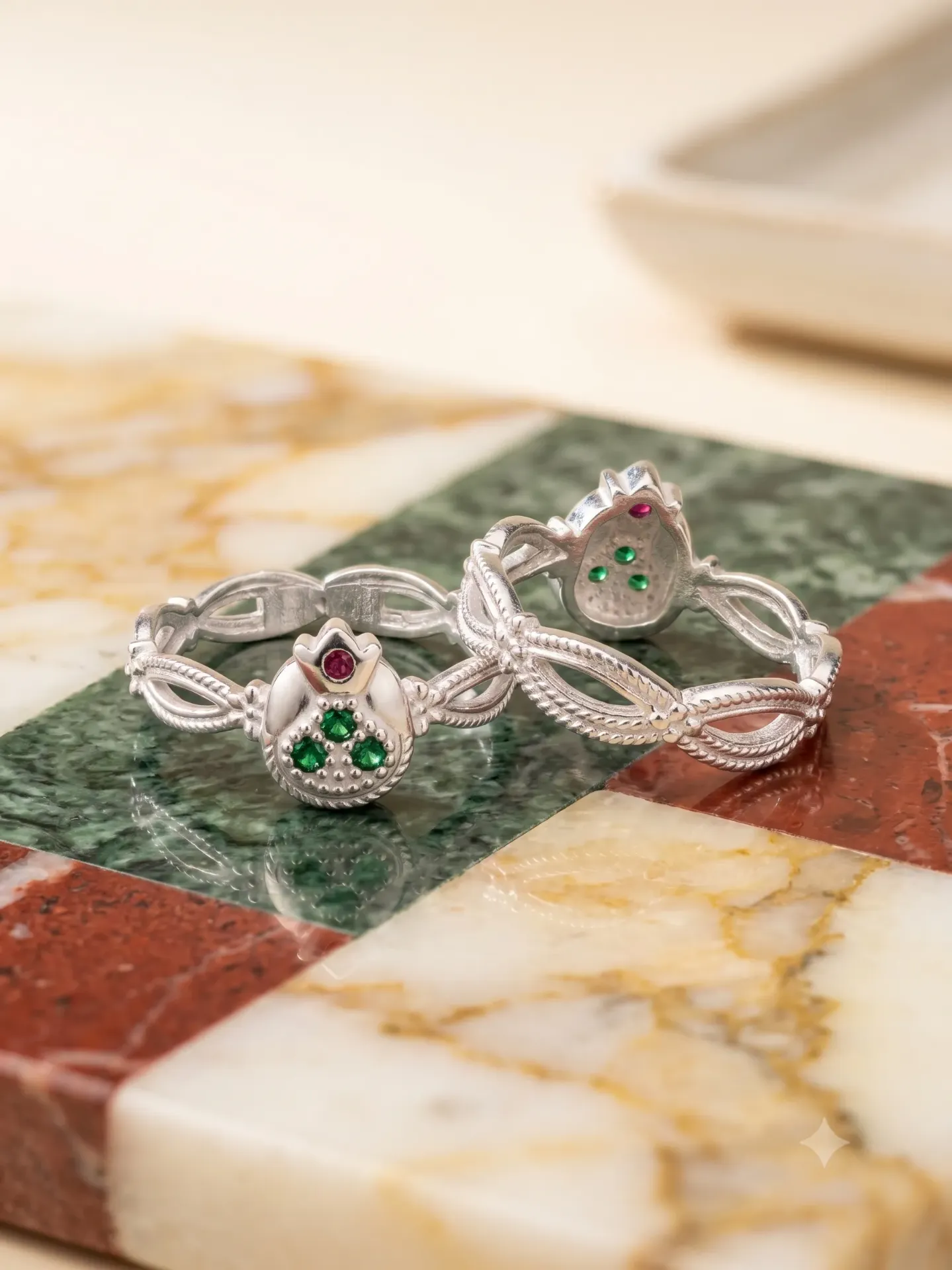 Sterling Silver Crown Motif Red & Green Stone Toe Ring (Bichiya) Pair17133/19c toe 3.51