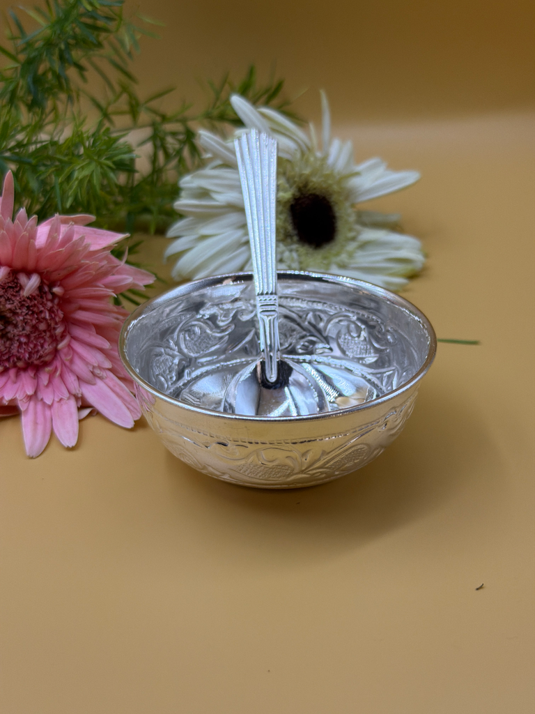Pure Silver Floral Carved Bowl with Spoon Set 25.18/15.03