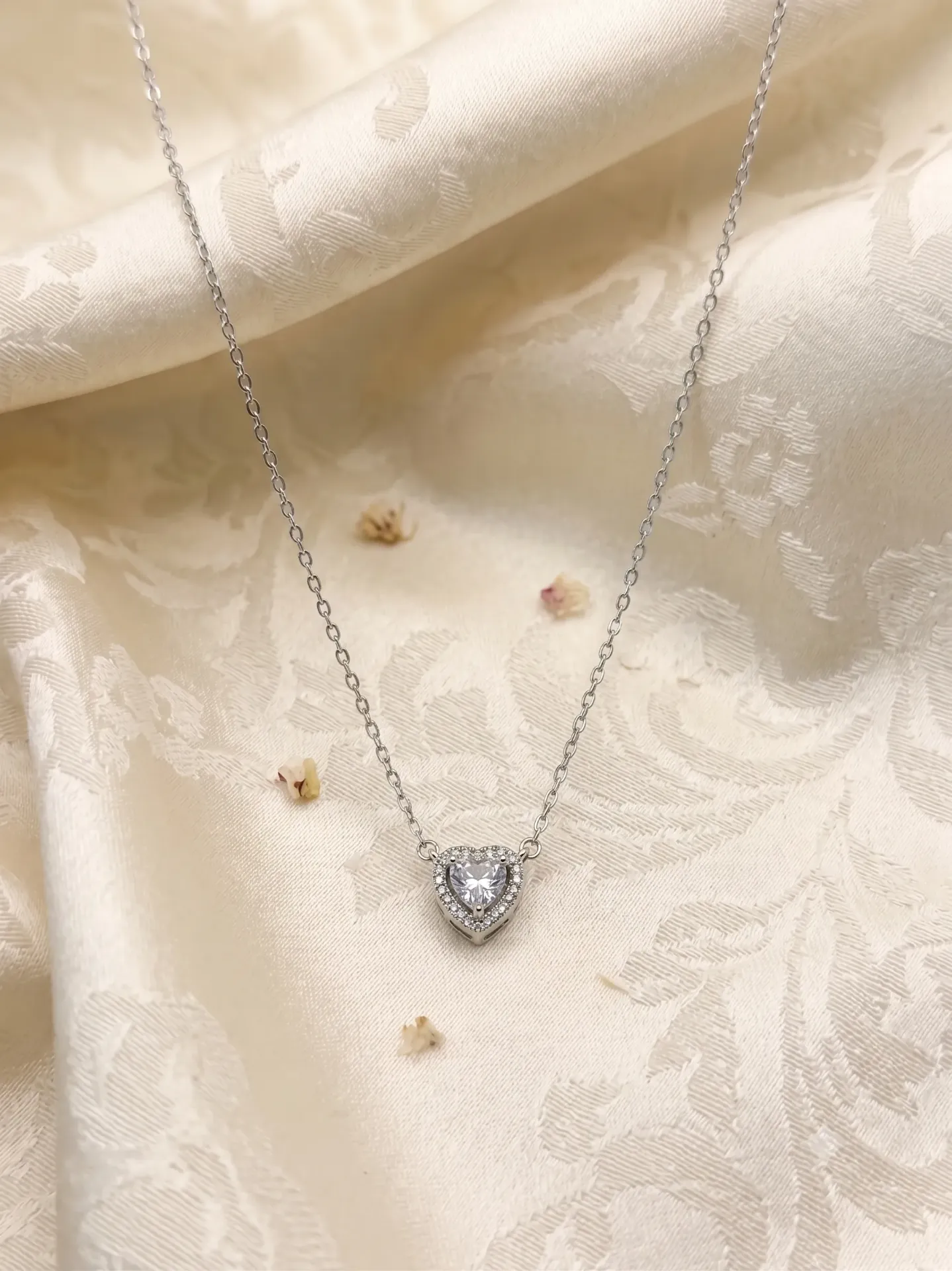 925 Sterling Silver Crystal Solitaire Heart Necklace (With Cable Chain) 2.6 gram
