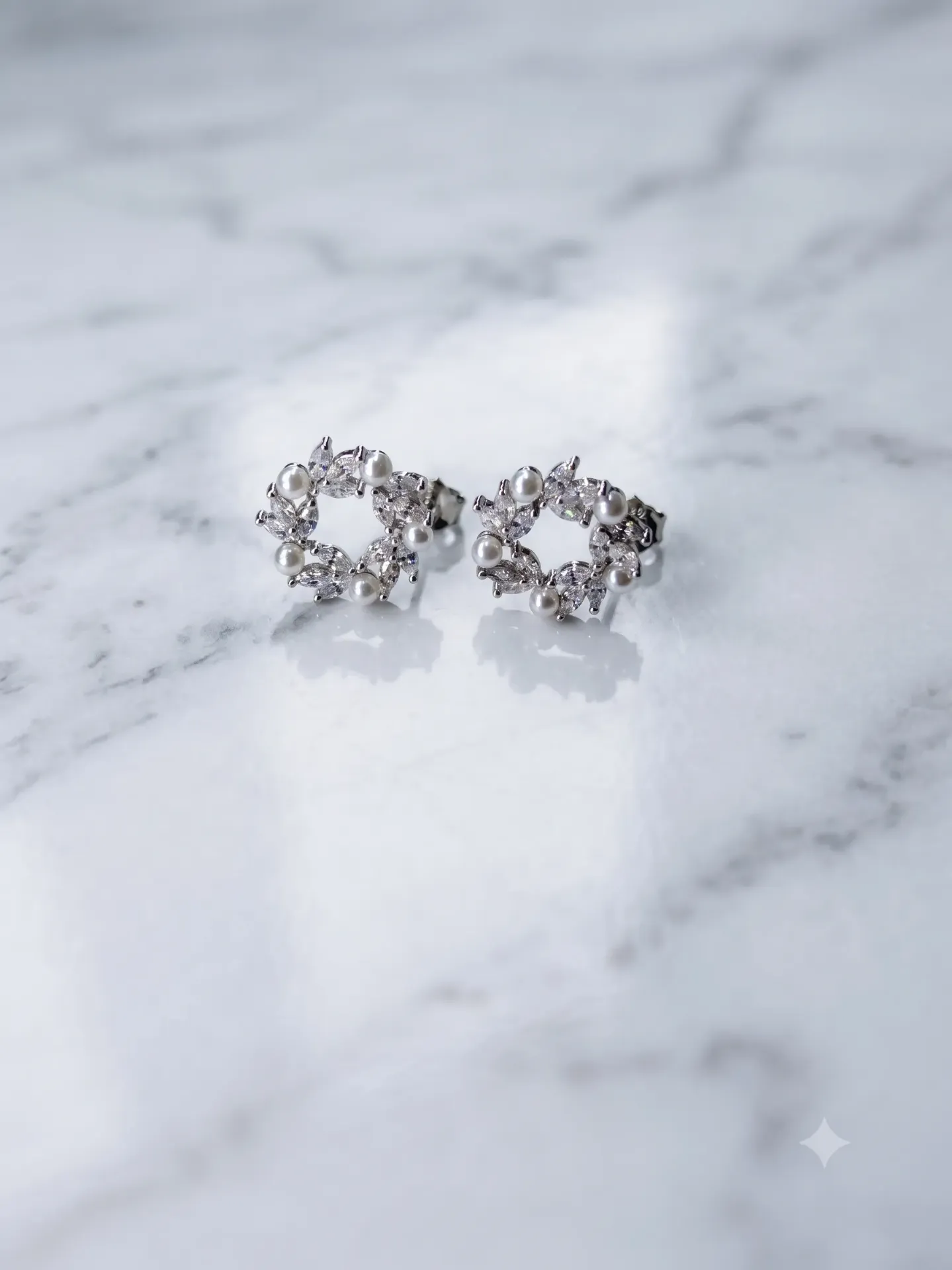 925 Sterling Silver Pearl and Crystal Wreath Stud Earrings (Pair) 2.15