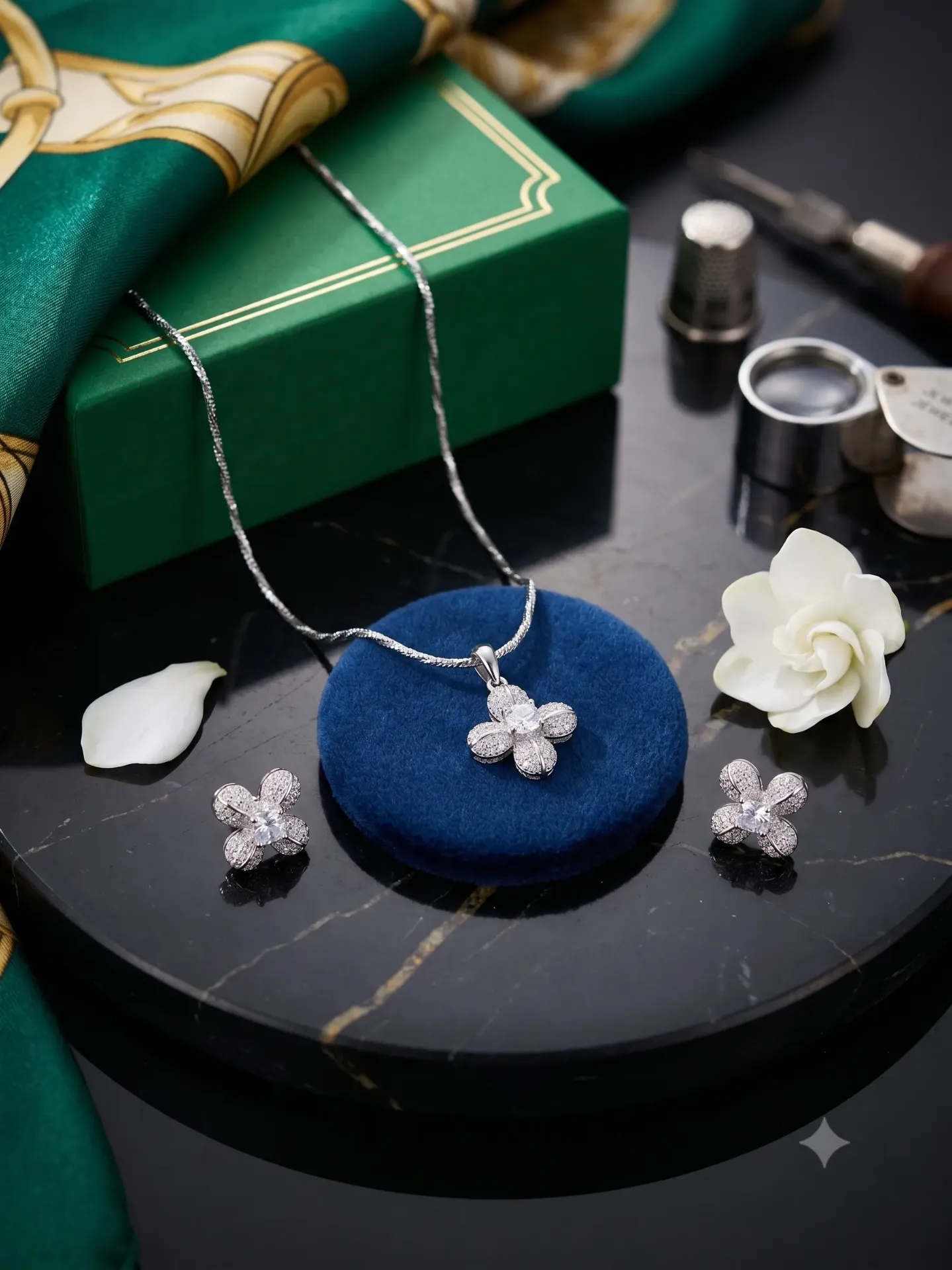 925 Sterling Silver Full Pavé Four-Petal Flower Necklace and Earrings Set P0.779e 1.419